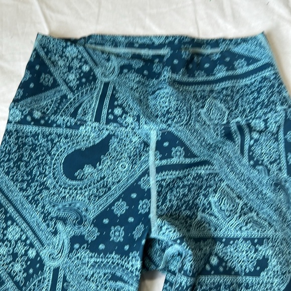 Fabletics PowerHold Kessler II High Waisted Strappy 7/8 Legging. XS - Picture 5 of 7